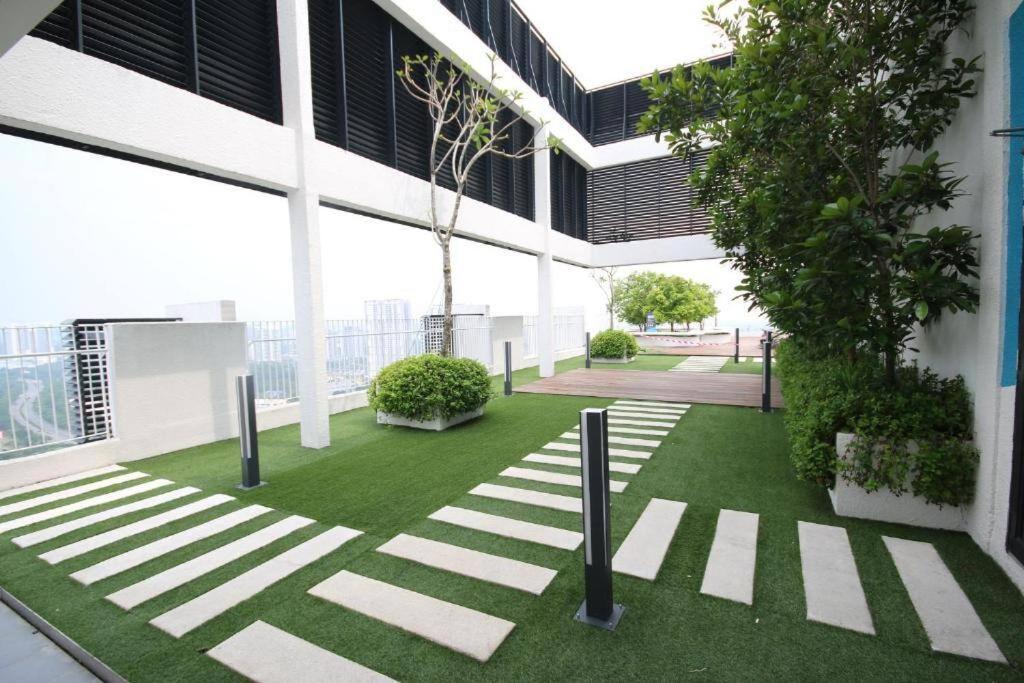 Lovely 3-Bedroom Serviced Apartment @ Cyberjaya Exterior photo